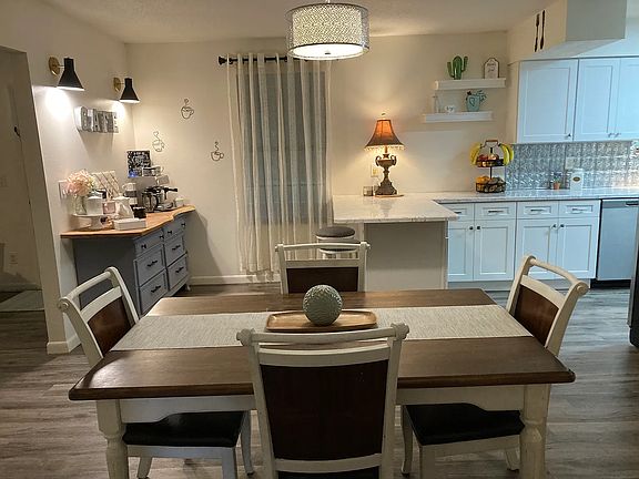 2nd image of 205 SE Jonathan Way