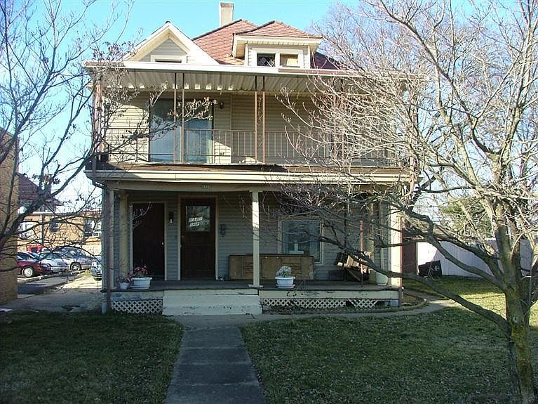 1st image of 121 E Central Ave