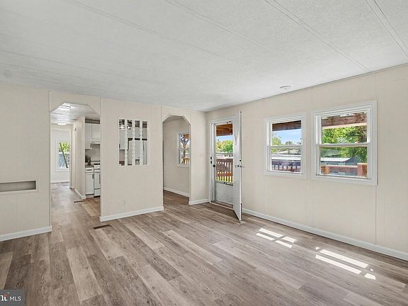 4th image of 103 Florence Dr