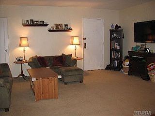2nd image of 5859 246th Cres