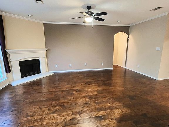 4th image of 634 Candlewood Trl