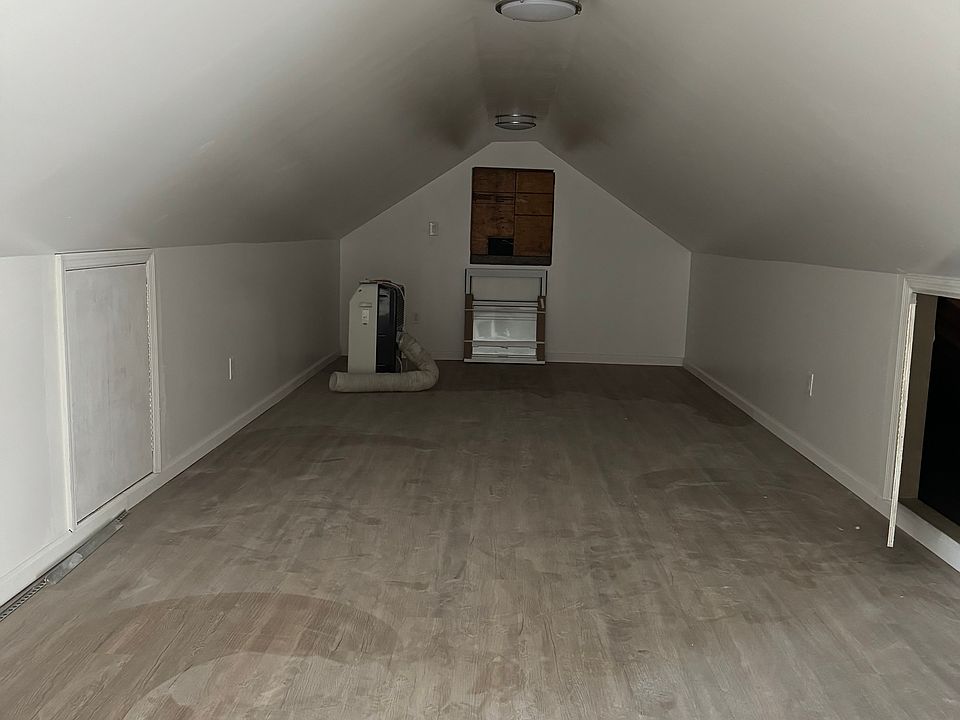 1st image of 191 Burbank Ave #4
