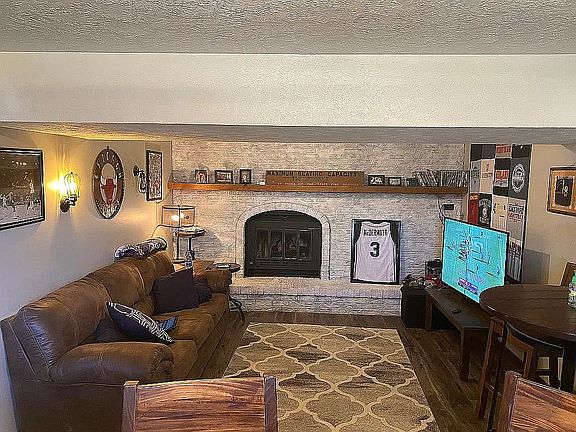 4th image of 305 N Loughridge Ave