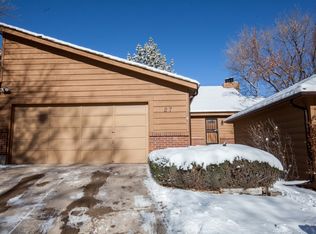 27 S Eagle Cir, Aurora, CO 80012