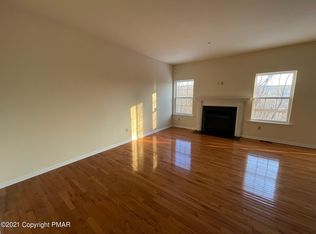 62 Lower Ridge View Cir UNIT D, East Stroudsburg, PA 18302