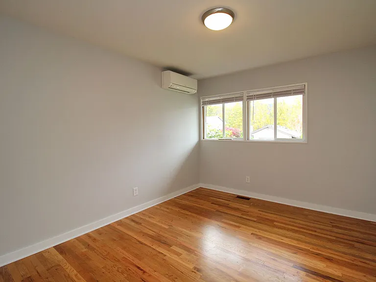 9655 N Edison St — Photo 11