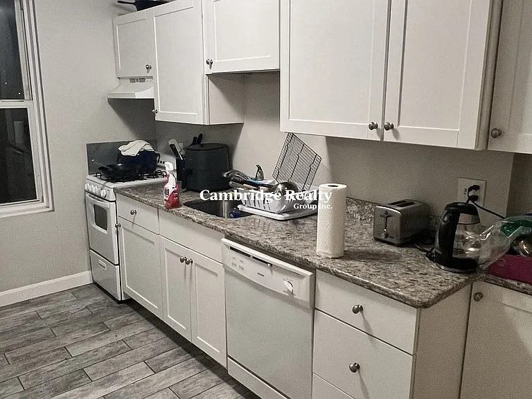 33 Highgate St #7T — Photo 1