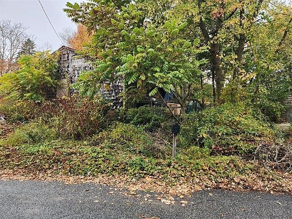 2nd image of 137 Rodman St