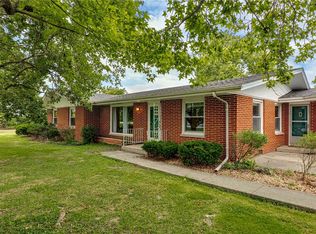 13918 E Georgia St, Effingham, IL 62401