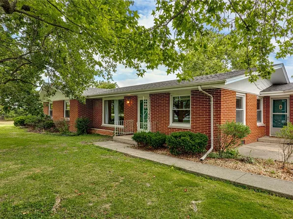 13918 E Georgia St, Effingham, IL 62401
