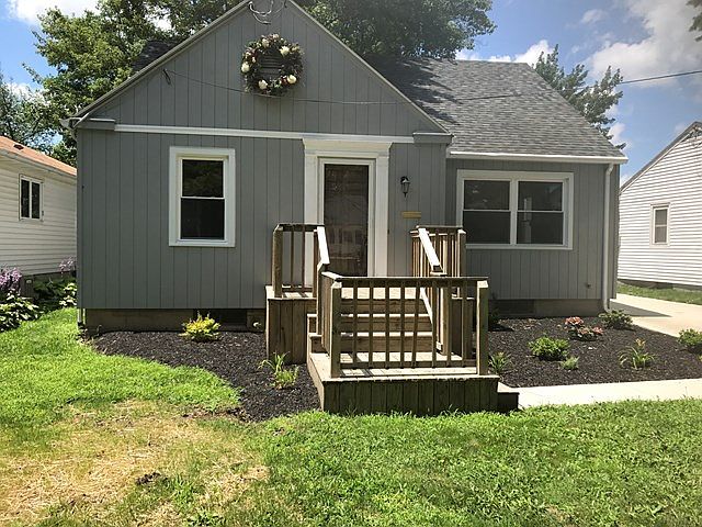 1st image of 225 Kensington Pl