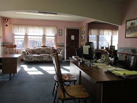 Room for Multiple Desks