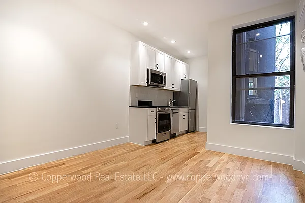 Rented by Copperwood Real Estate | media 10