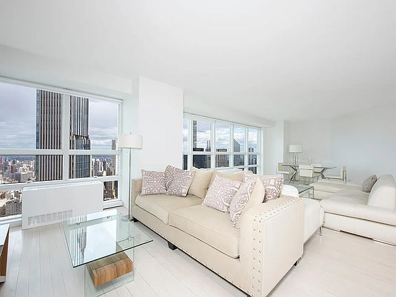 3rd image of 146 W 57th St APT 70B