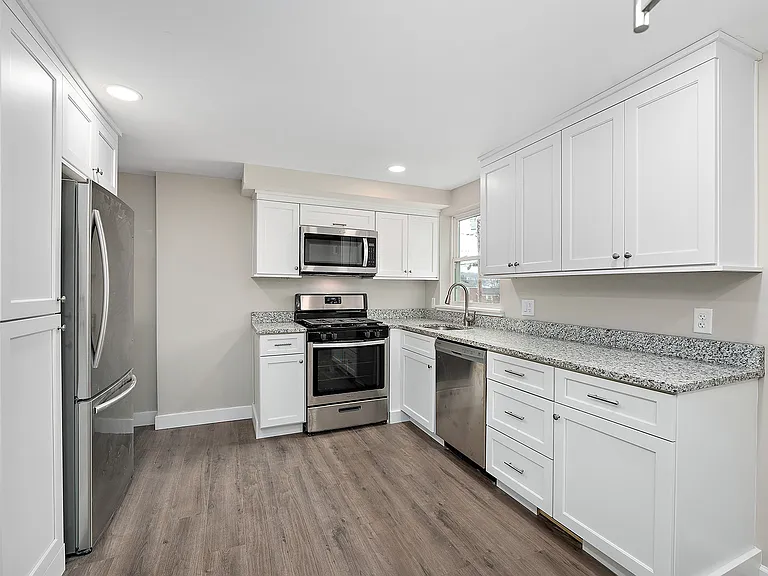 38 Victory Ln — Photo 1