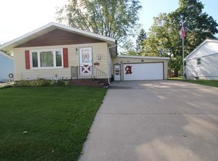 427 E 8th St, Belvidere, IL 61008