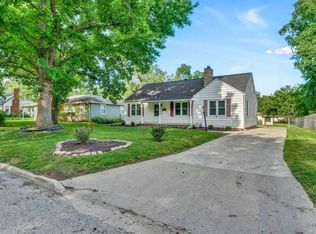 2212 SW Burnett Rd, Topeka, KS 66614