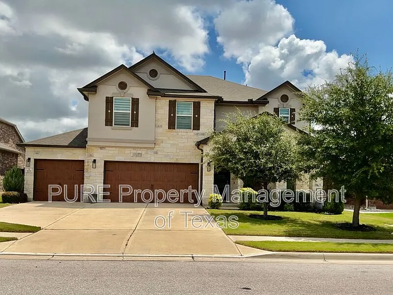 1008 Brenham Ln — Photo 2