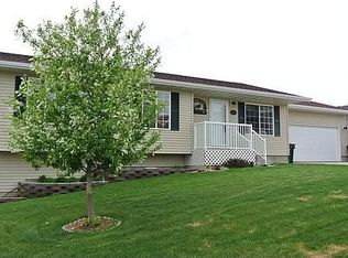 1321 Cedar Creek Dr, Gillette, WY 82718