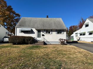 9 Georgian Dr, Clark, NJ 07066