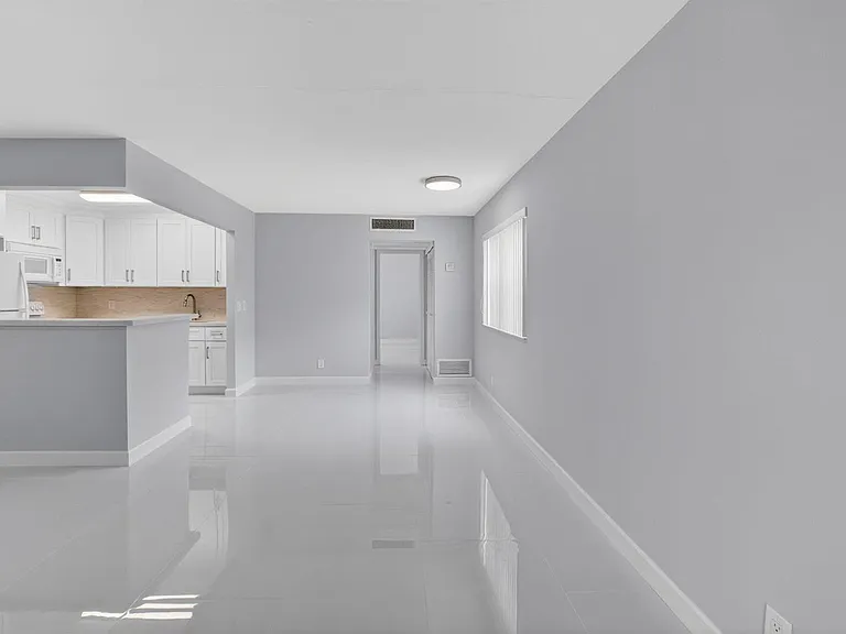 11 Brittany Ave #A — Photo 8