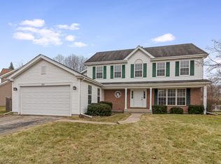 751 Brookstone Rd, Grayslake, IL 60030