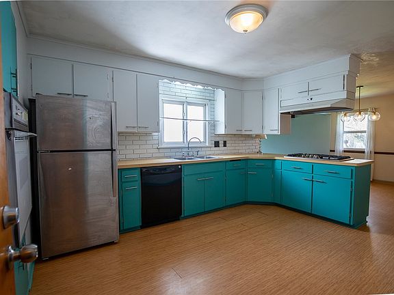 2nd image of 379 Norran Dr