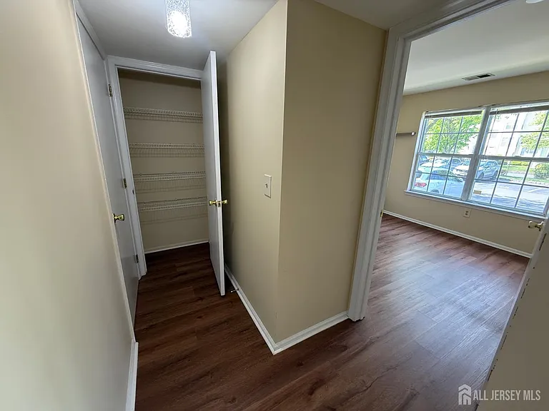 1102 Stony Brook Way — Photo 14