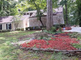 5029 Rock Glen Dr, Stone Mountain, GA 30088