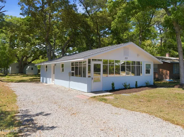 103 SE 76th Street, Oak Island, NC 28465