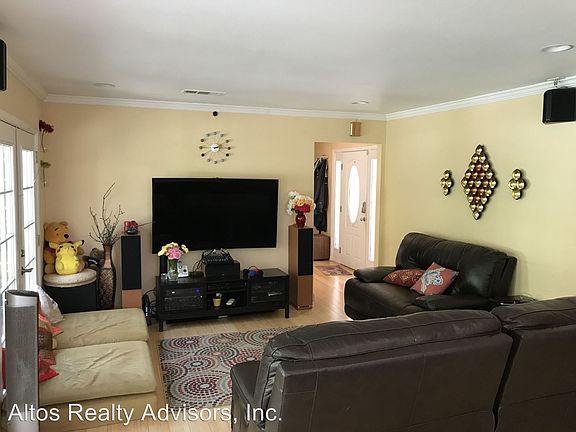 4th image of 3249 Maddux Dr