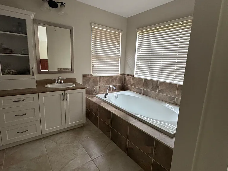 24620 Kimola Dr — Photo 11