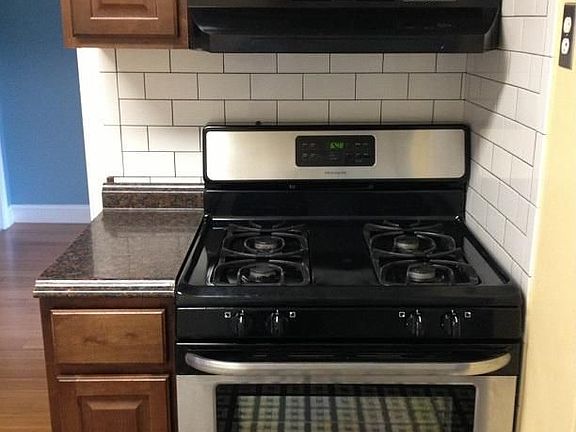 5th image of 688 Manhattan Ave APT 2