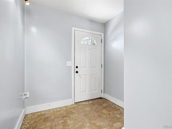 3rd image of 2102 Lincoln Street
