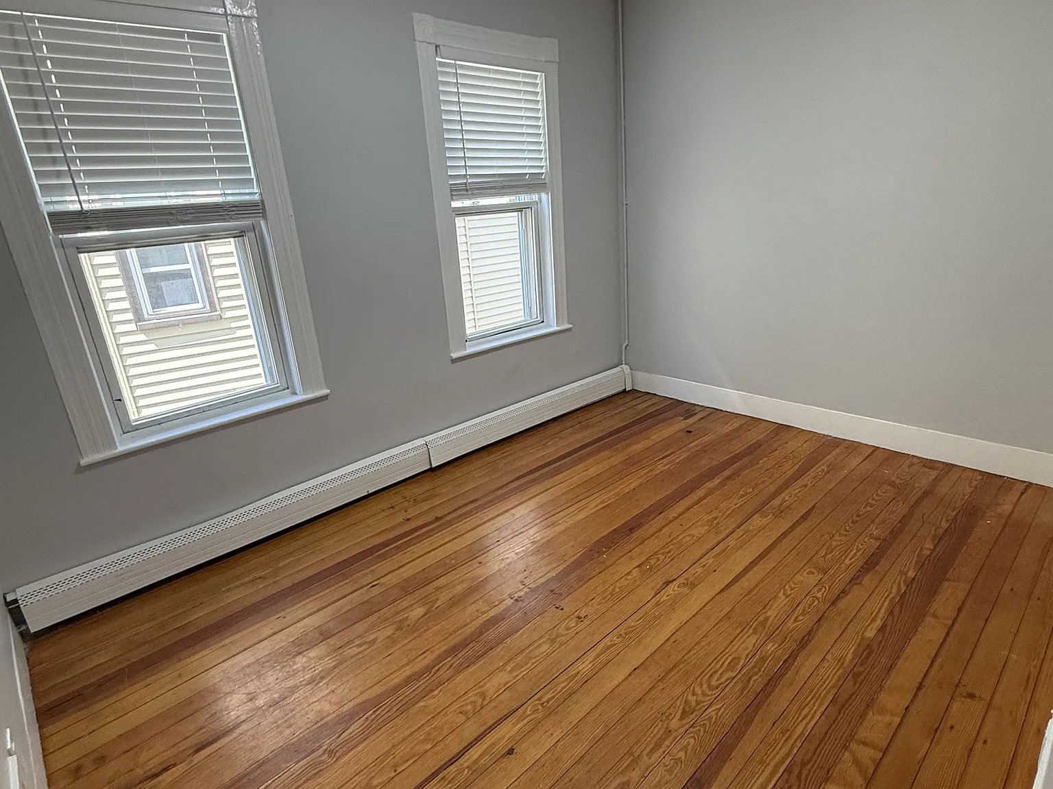 4 bed, 1350 sqft, $4,000 — Photo 4