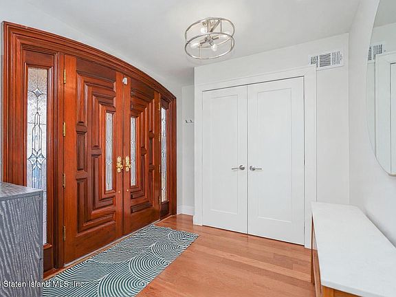 3rd image of 42 Radcliff Rd