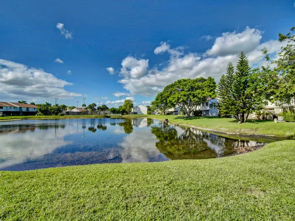 2501 Seaside Drive, Greenacres, FL 33463