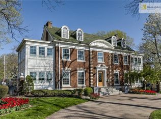 606 W 52nd St, Kansas City, MO 64112