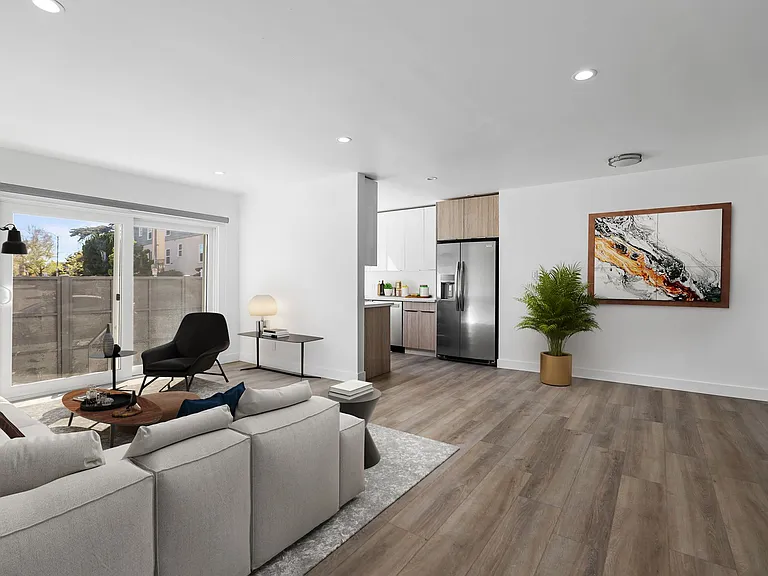 8777 Cadillac Avenue Apartments — Photo 12