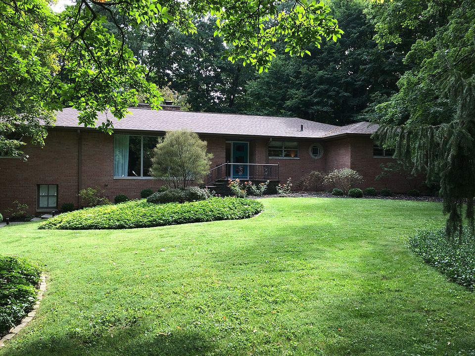1st image of 10955 Beechwood Dr E