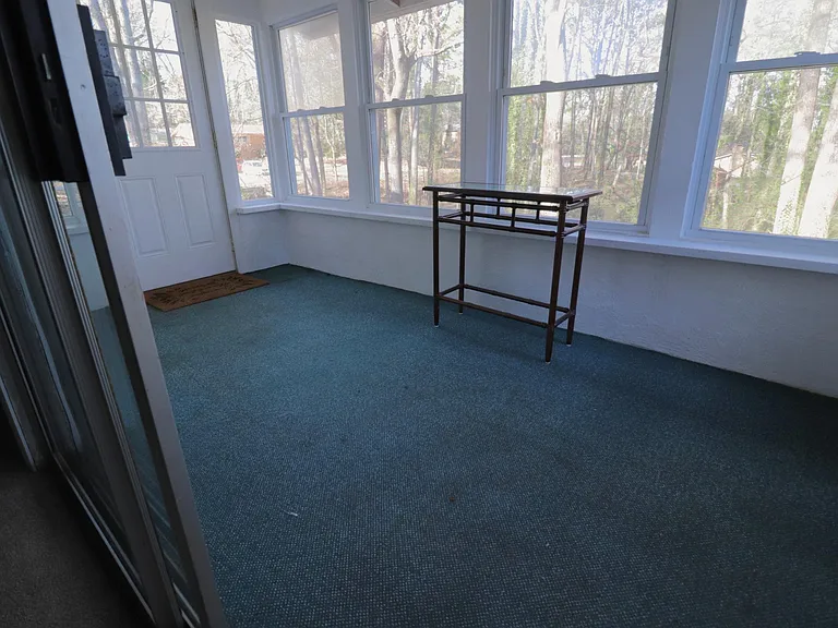 Private entrance into Sun Room.