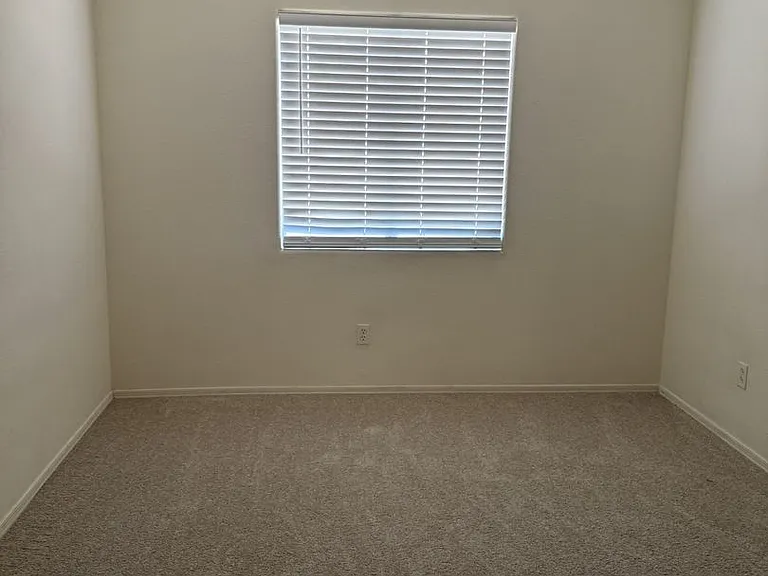 3919 E Longhorn Dr — Photo 12