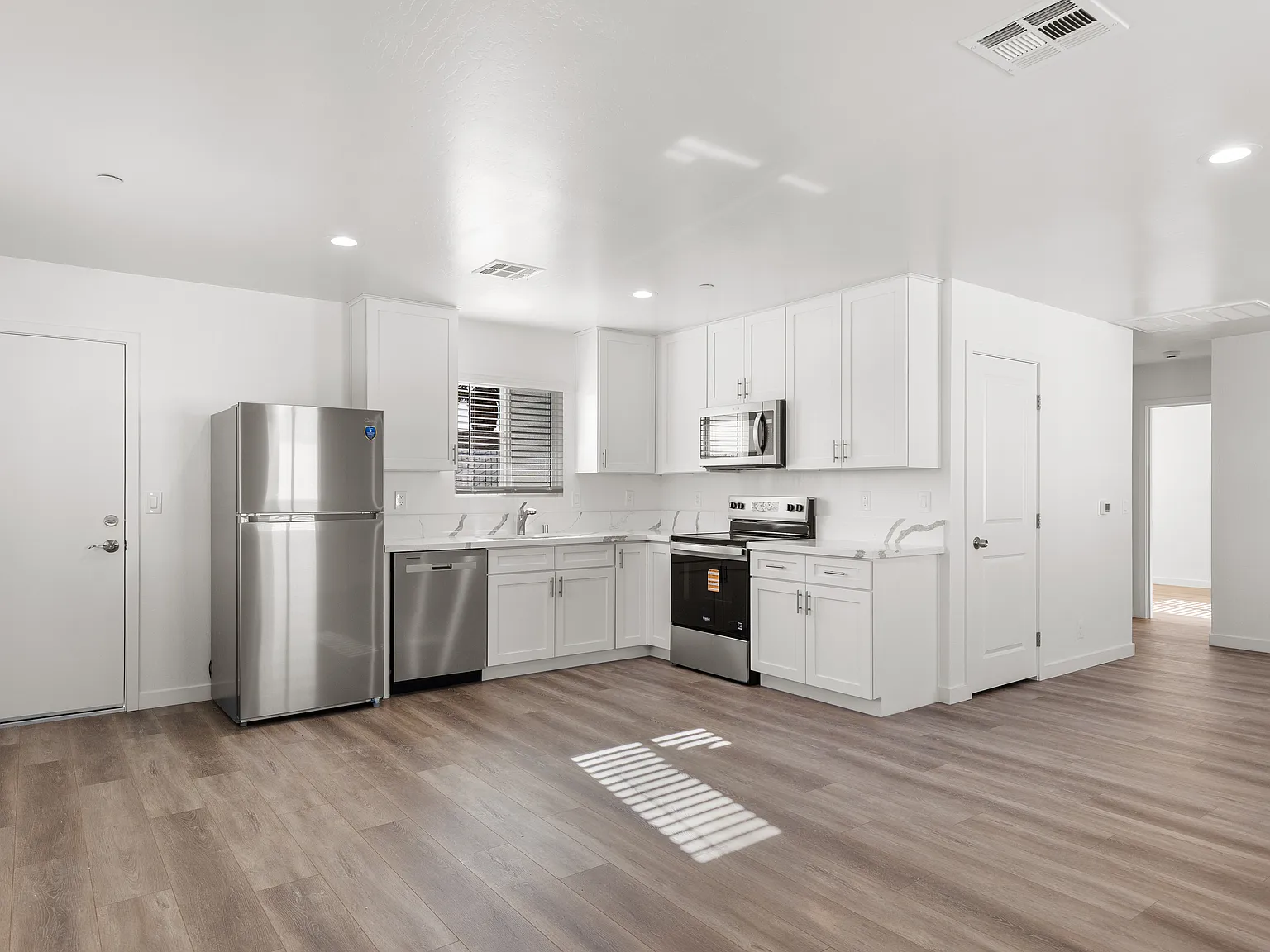 2 bed, 820 sqft, $1,495 — Photo 4