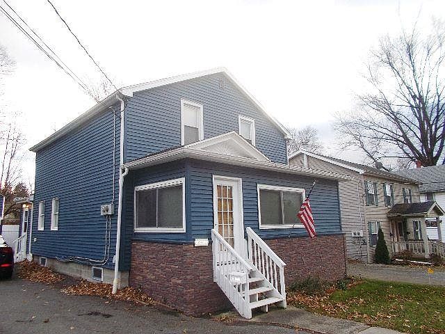 1st image of 9 Burgess St