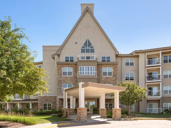 5650 Boone Ave N APT 309, New Hope, MN 55428