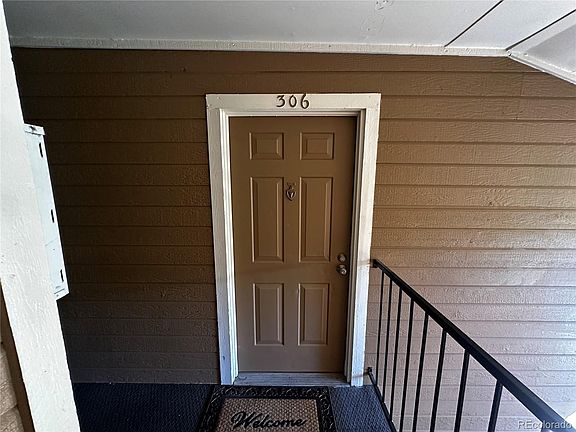 2nd image of 1074 S Dearborn Street #306