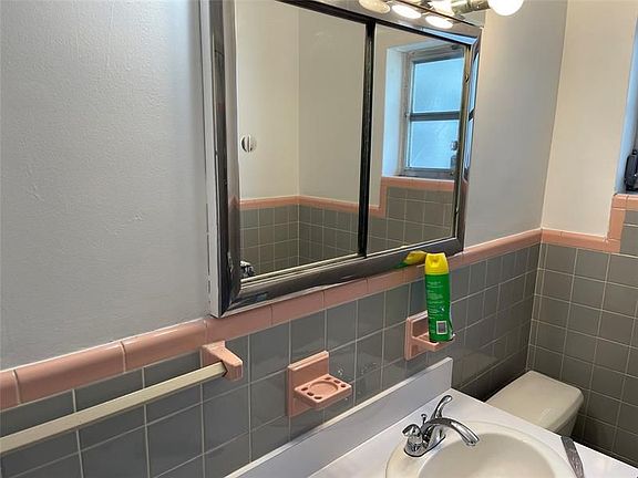 4th image of 3267 NE 18th Ter