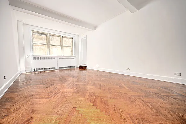 Rented by Urbane Brokerage | media 2