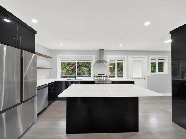 1752 55th St, Delta, BC V4M 3K8