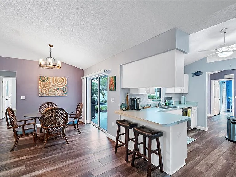 5219 Inverness Dr — Photo 9